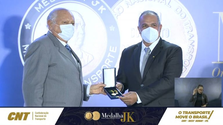 Presidente Daniel Bertolini, recebeu em Brasília a honraria medalha JK